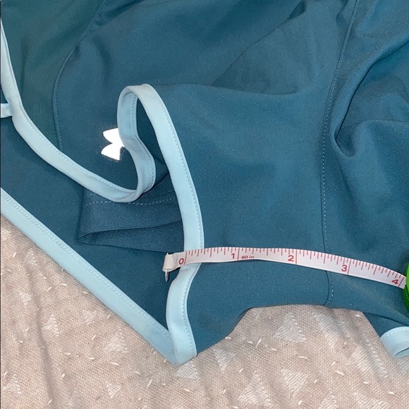 Under Armour fitted HeatGear Shorts XS NWT - Picture 8 of 8